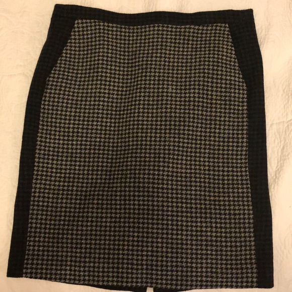 J. Crew Dresses & Skirts - j.crew houndstooth print pencil skirt
